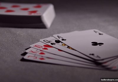 立博深度解析：桌游适龄人群的精准划分与好友推荐奖励设计